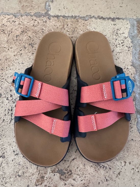 Chaco Shoes - Chaco women’s retro sling sandals.SZ 7
#